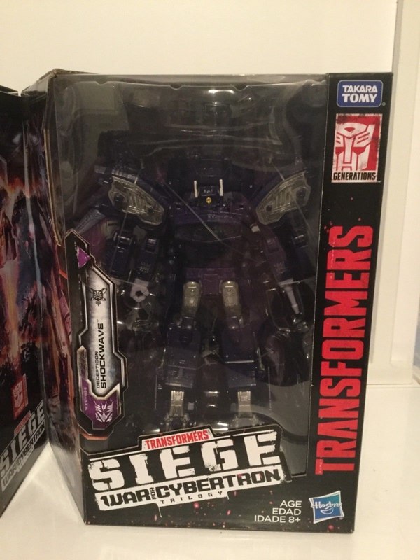 Siege Ultra Magnus And Shockwave Leaders Sighted In Usa  (3 of 8)